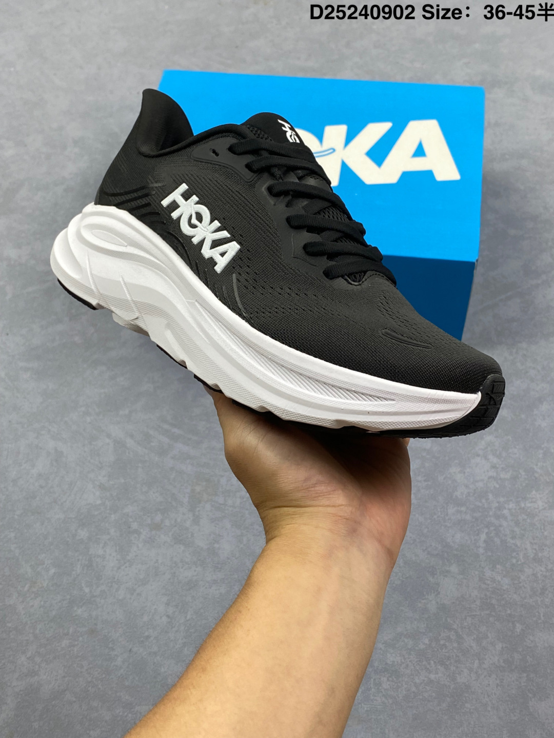 HOKA Clifton 11