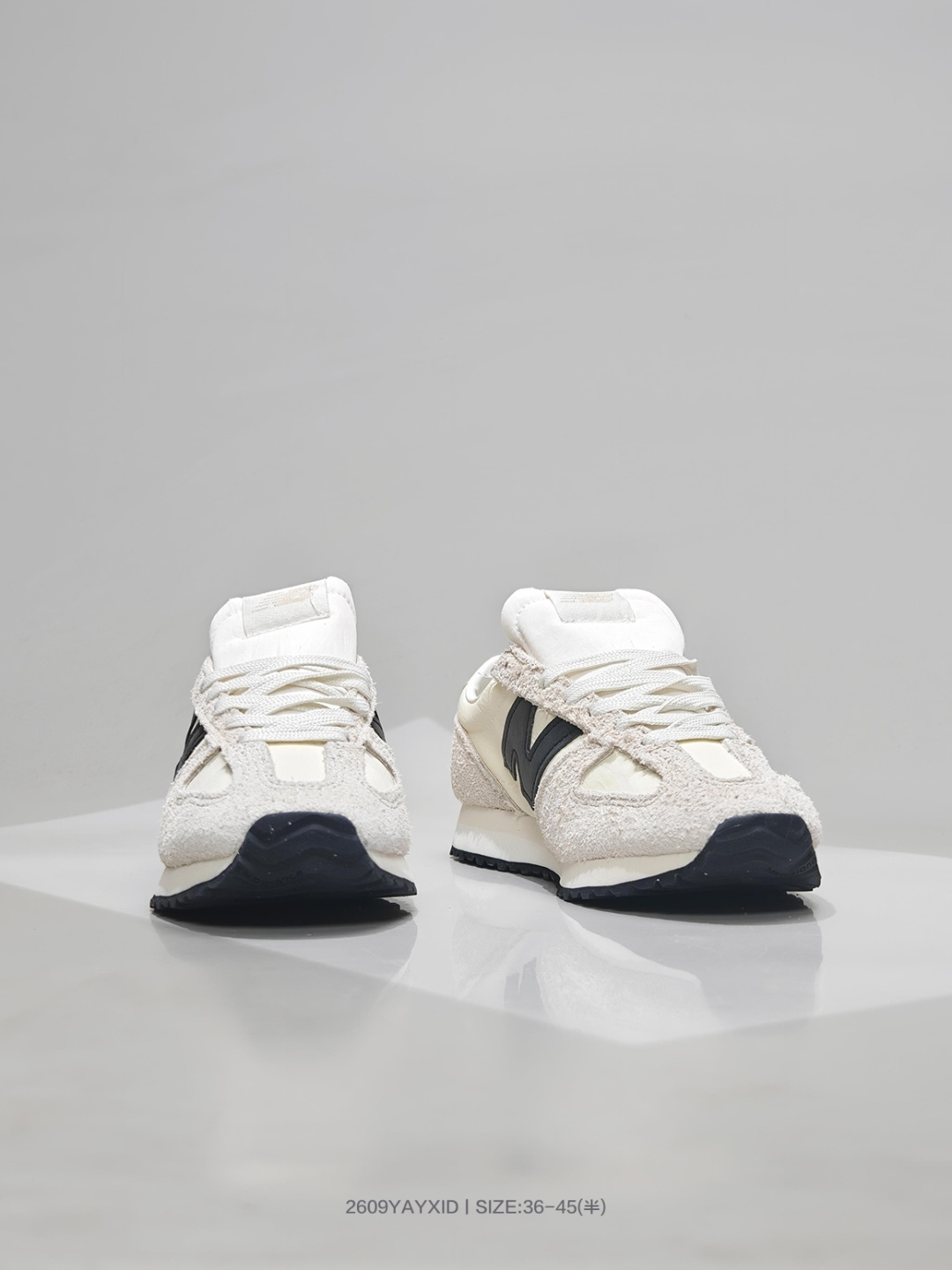 New Balance 471 Retro Runner — Cream / Black view 4