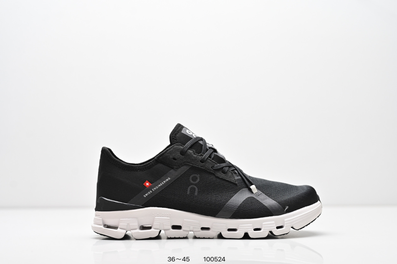 On Cloud X4 AD — Black / White view 1