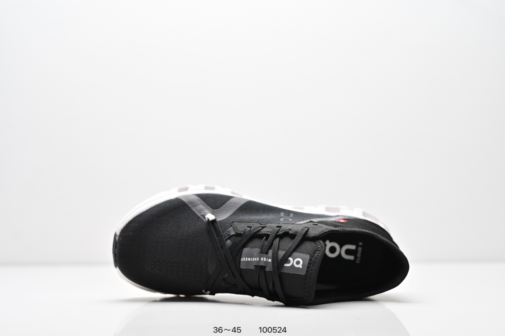 On Cloud X4 AD — Black / White view 4